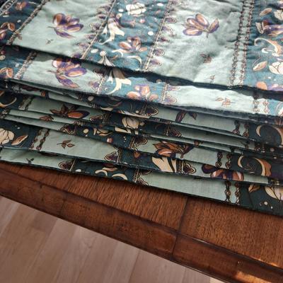 Linen Lot of Placemats Napkins