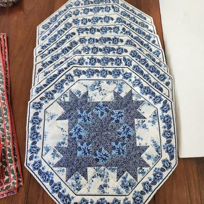 Linen Lot of Placemats Napkins