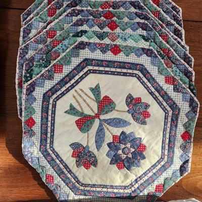 Linen Lot of Placemats Napkins
