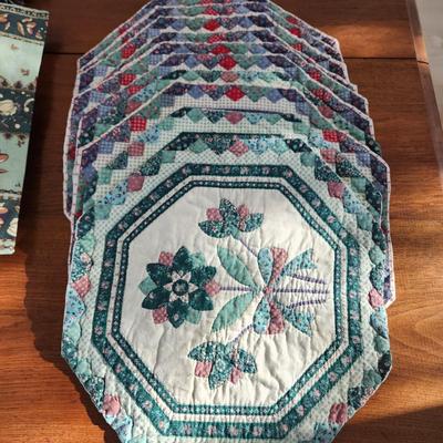 Linen Lot of Placemats Napkins