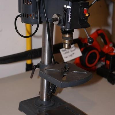 CRAFTSMAN 8" DRILL PRESS. TABLE TOP LIGHTWEIGHT /ROTATES