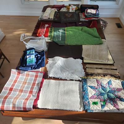 Lot of Linens Placemats, Table Runners, Napkins,