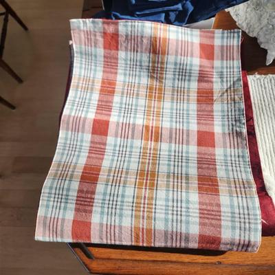 Lot of Linens Placemats, Table Runners, Napkins,