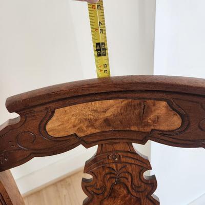Antique Walnut Dining Table & 5 Cane Seat Chairs 46"X46" w 4 / 12" leaves & 2 / 9 " Leaves