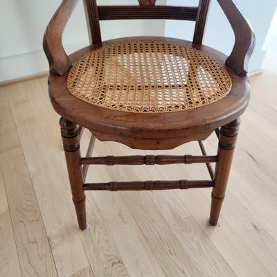 Antique Walnut Dining Table & 5 Cane Seat Chairs 46"X46" w 4 / 12" leaves & 2 / 9 " Leaves