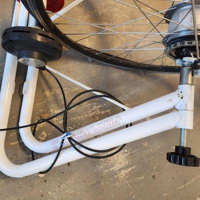 Jamis Commuter 3 Bike Size 17.5" w Performance Bike Trainer