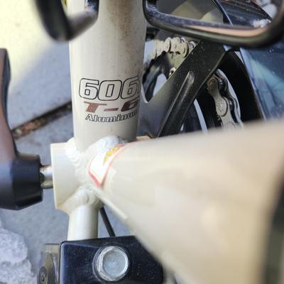 Jamis Commuter 3 Bike Size 17.5" w Performance Bike Trainer