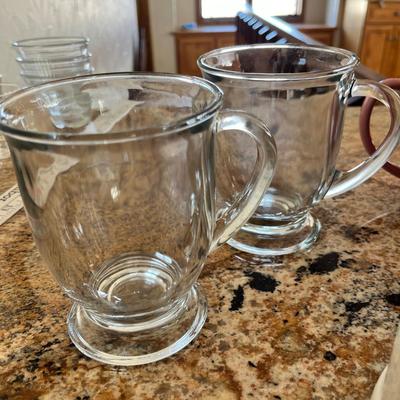 Lot 90 six coffee cups (2 anchor hocking)