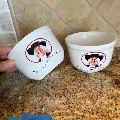 Lot 96 2 Quaker oatmeal bowls