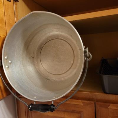 Lot of kitchen items