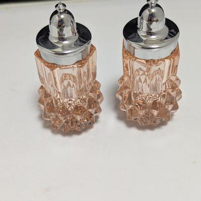Vintage Indiana Glass Diamond Point Salt & Pepper Shakers #27 (DR)
