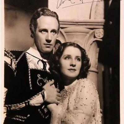 Leslie Howard signed portrait photo 