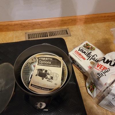 Presto multi function cooker and heavy napkins