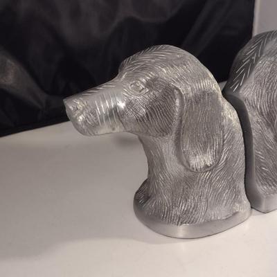 Pair of Silver Tone Dog Design Bookends (DR)