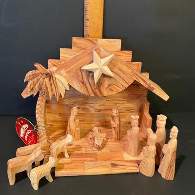 LOT::4 Carved Olive Wood Nativity Set, Nativity Scene Creche, Porcelain Holy Family Figurine and Santa holding a child by Josef