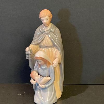 LOT::4 Carved Olive Wood Nativity Set, Nativity Scene Creche, Porcelain Holy Family Figurine and Santa holding a child by Josef
