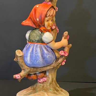 LOT::6 Pair of Adorable Hummels by Goebbel, Wedgewood Plate and Trinket Box, Ceramic Bear by Goebbel, and Porcelain Dogs Figurines