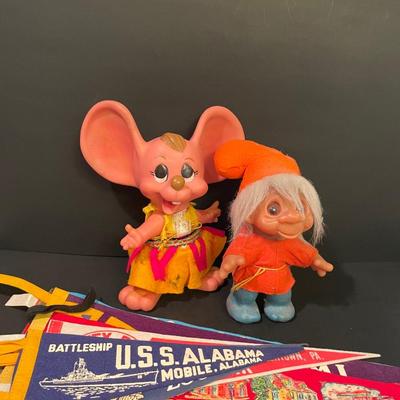 LOT::15 Comical Mouse and Troll and a Variety of Felt Banners