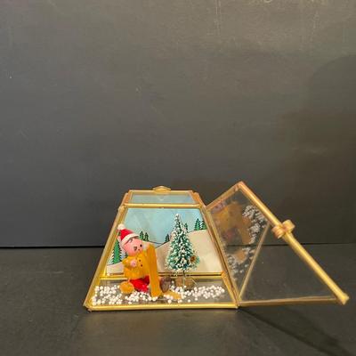 LOT::17 . Smoking Talisman Soldier, Charming Miniature Winter Scene Dioramas, and Musical Manager Scene