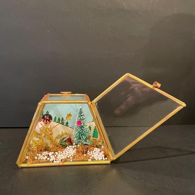 LOT::17 . Smoking Talisman Soldier, Charming Miniature Winter Scene Dioramas, and Musical Manager Scene