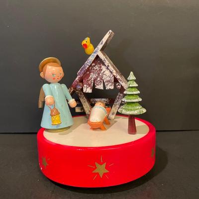 LOT::17 . Smoking Talisman Soldier, Charming Miniature Winter Scene Dioramas, and Musical Manager Scene