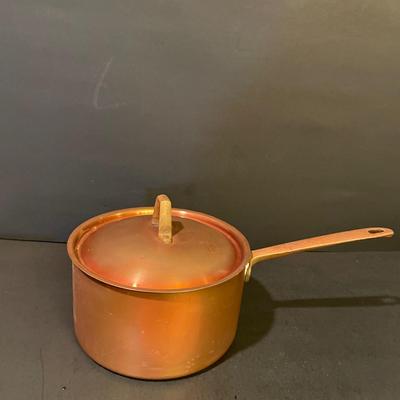LOT::20 . Copper Cookware (8 pc set), Pair of Mixing Bowls and 3 Saucepans with Lids