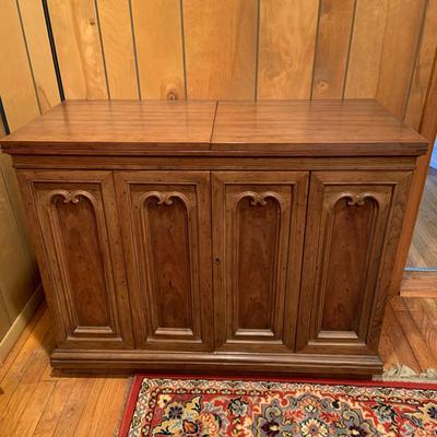 LOT 28: Vintage/Mid Century Flip Top Dry Bar/ Buffett with 3 Drawers