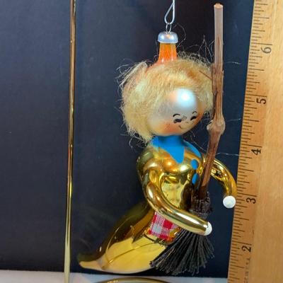 LOT:37: Collection of DeCarlini Blown Glass Ornaments Including Le Befana, Astropup, Mouse, Dutch Girl, soldier, Bird Angel, and Pierrot
