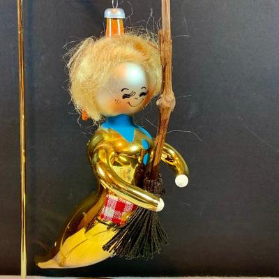 LOT:37: Collection of DeCarlini Blown Glass Ornaments Including Le Befana, Astropup, Mouse, Dutch Girl, soldier, Bird Angel, and Pierrot