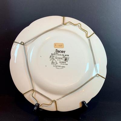 LOT:39: Luck of the Irish Collection Featuring Belleek Pig, Royal Tara, Annalee Leprechaun, and More