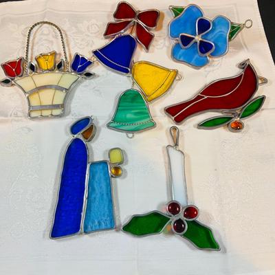 LOT46: Assortment of 6 Stain Glass Sun-catchers