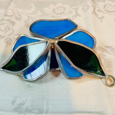 LOT46: Assortment of 6 Stain Glass Sun-catchers