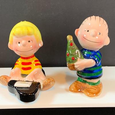 LOT 50: Vintage Charlie Brown/ Peanuts 1966 Figurines/Ornaments Including Snoopy, Lucy Linus, Schroeder Woodstock and More