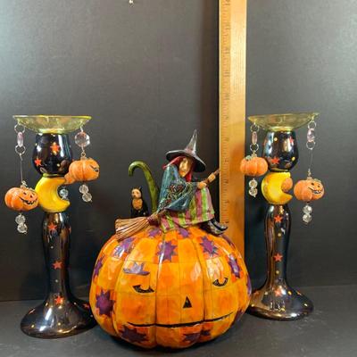 LOT 53: Jim Shore Halloween Witch on a Pumpkin " An Eerie Eve Awaits" Figurine and Holloween Candle Sticks and Toppers