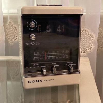 LOT 56: Vintage Sony Clock Radio Model TFM-C550W, French Style Princess Telephone and End Table