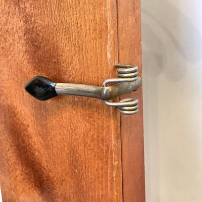 LOT 59: Vintage Gentleman's Wood Valet