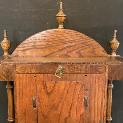 LOT 61: Vintage Ridgeway Made in Germany Mantle Calendar Clock