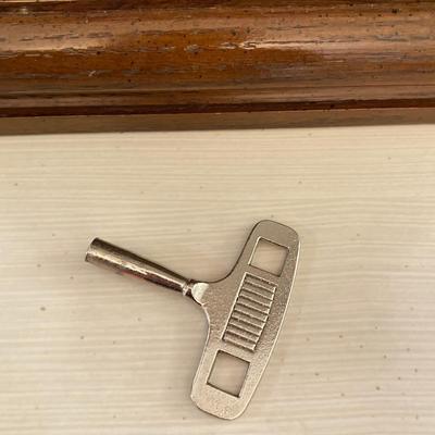 LOT 61: Vintage Ridgeway Made in Germany Mantle Calendar Clock