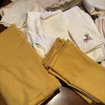 LOT 91: Collection of Vintage Embroidered Table Linens, Napkins, and More