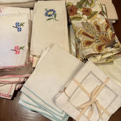 LOT 91: Collection of Vintage Embroidered Table Linens, Napkins, and More