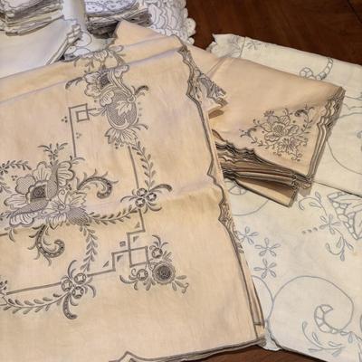 LOT 91: Collection of Vintage Embroidered Table Linens, Napkins, and More