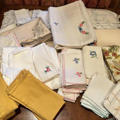 LOT 91: Collection of Vintage Embroidered Table Linens, Napkins, and More