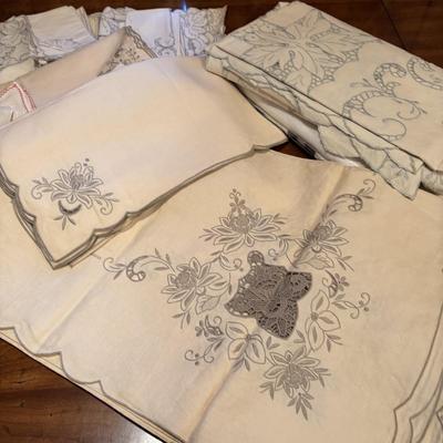 LOT 91: Collection of Vintage Embroidered Table Linens, Napkins, and More