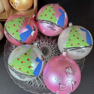 LOT 93: Vintage Hand Painted Christmas Bulbs