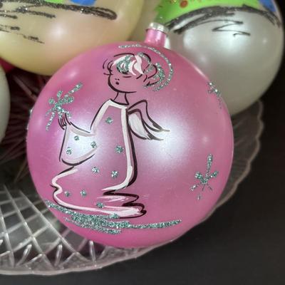 LOT 93: Vintage Hand Painted Christmas Bulbs