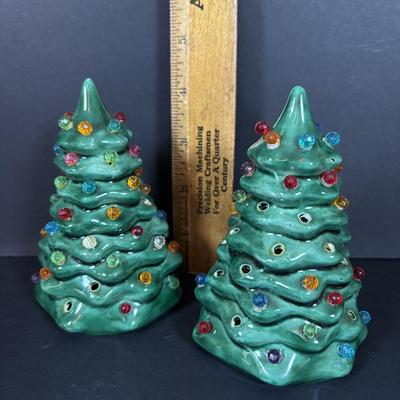 LOT 96: Collection of Ceramic Lighted Mini Christmas Trees, Ceramic Christmas Wreath and Holy Leaf Dish