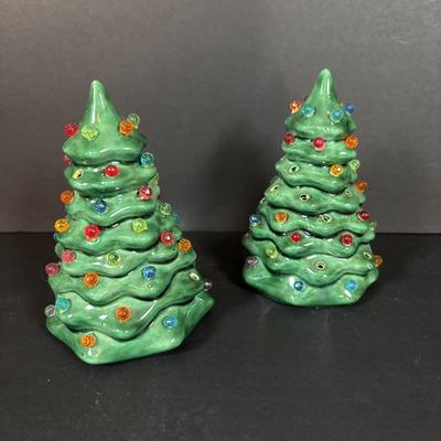 LOT 96: Collection of Ceramic Lighted Mini Christmas Trees, Ceramic Christmas Wreath and Holy Leaf Dish