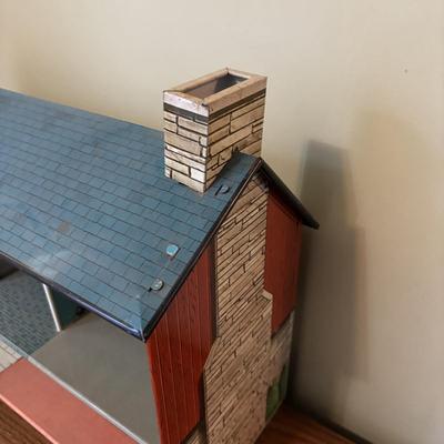 LOT:101: Vintage Tin Marx Doll House with Plastic MCM Doll Furniture