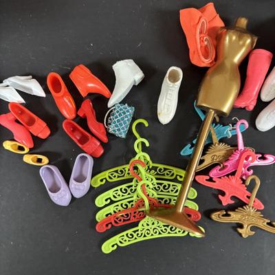 LOT 102: Collection of Vintage Dawn Dolls, Clothing, Accessories and Beauty Parlor Furniture