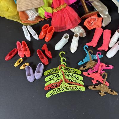 LOT 102: Collection of Vintage Dawn Dolls, Clothing, Accessories and Beauty Parlor Furniture